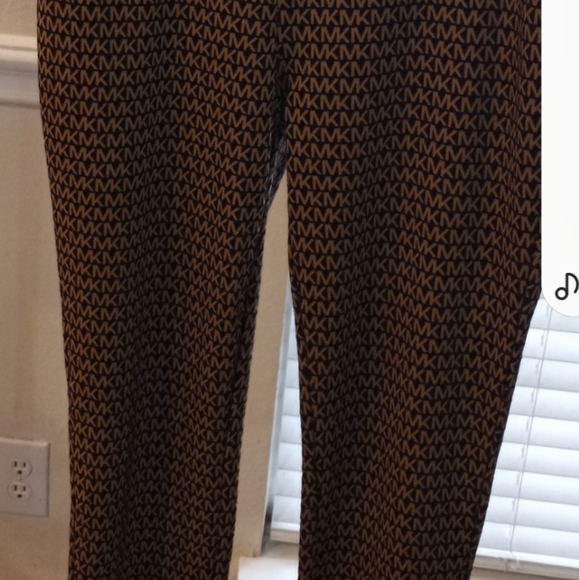 MICHAEL KORS LEGGINGS HAT AND BELT BAG - Picture 13 of 13